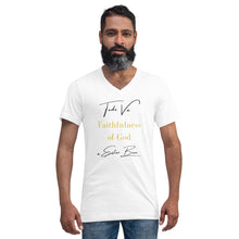 Load image into Gallery viewer, Todo Va a Estar Bien Unisex Short Sleeve V-Neck T-Shirt
